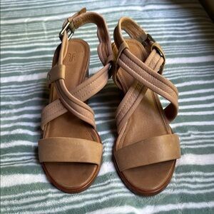 Frye Dani criss cross sandals in lilac